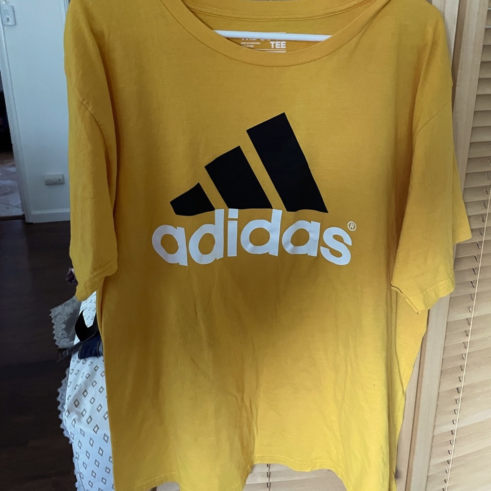 Adidas T-Shirt